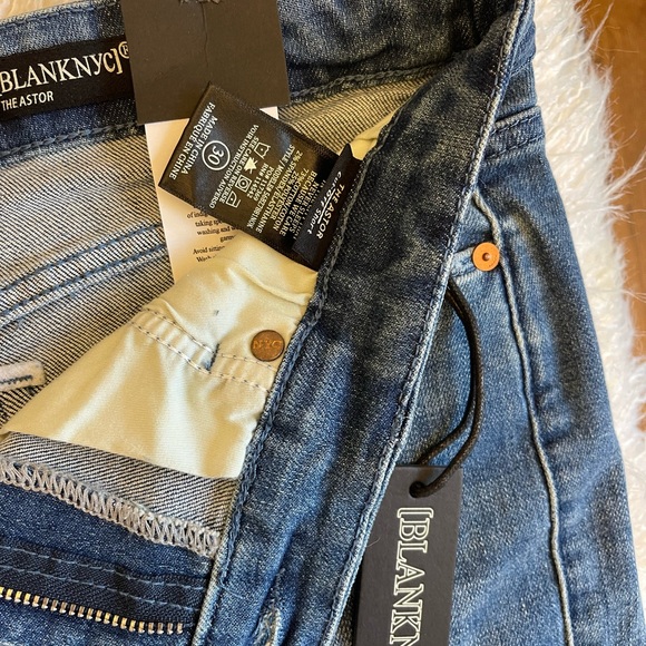 BLANKNYC Classic Stretch Cut Off Distressed Women’s The Astor Denim Jean Shorts - Picture 7 of 7